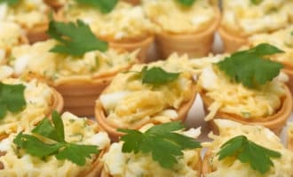 Корзинки с сыром и яйцами рецепт