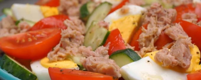 Легкий салат с тунцом без майонеза рецепт