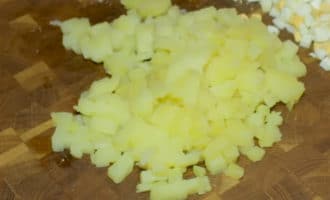 Отварной картофель кубиком