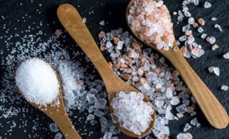 Признаки переизбытка соли в организме