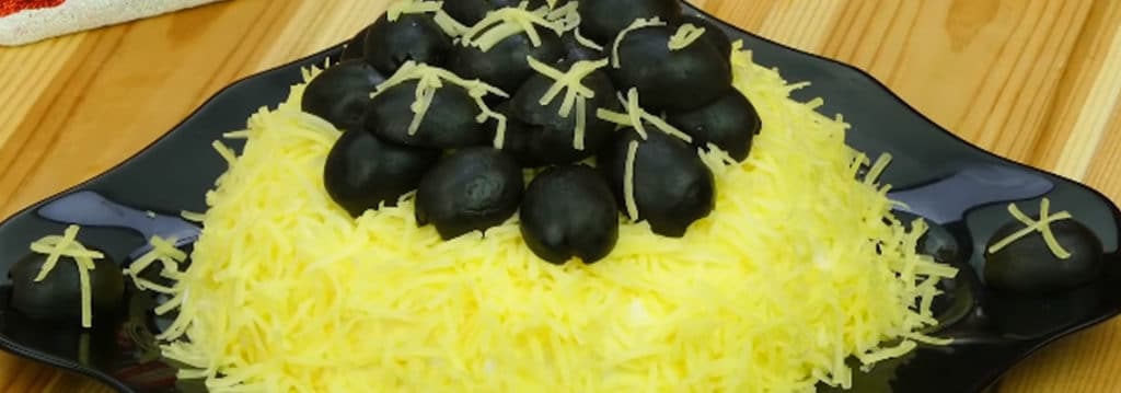 Салат слоеный Сытный
