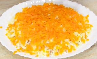 слой моркови на мимозе