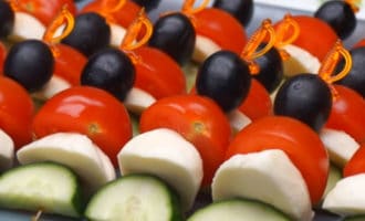 Закуска из овощей и сыра моцарелла рецепт