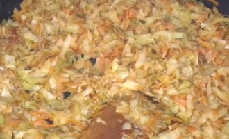 Капуста тушенная с томатной пастой