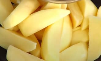 Картофель дольками