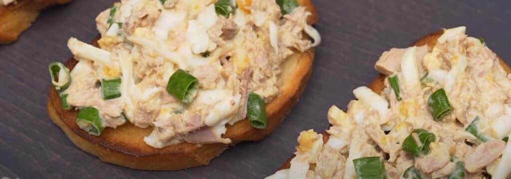 Гренки с начинкой из тунца рецепт