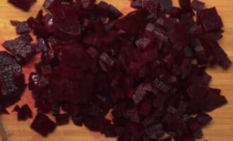 Вареная свекла кубиком