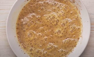 Яйца со специями и молоком
