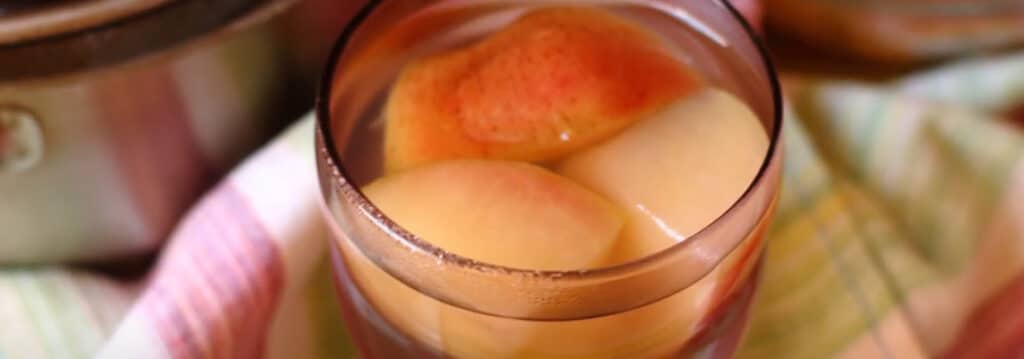 Яблочный компот с черносливом