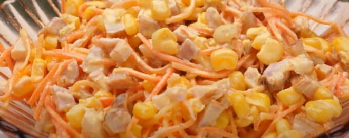 Салат с копченым окорочком