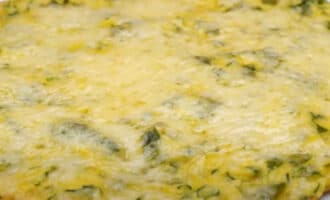 Кабачковый блин с сыром