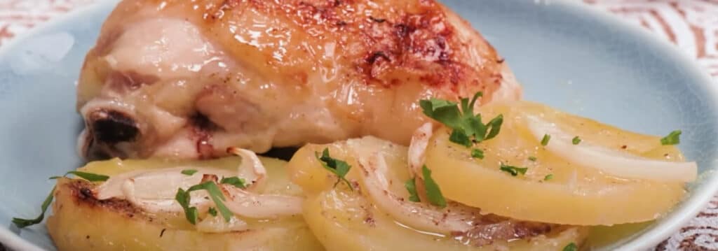 Курица с картофелем в духовке