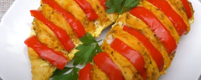 Запеченное куриное филе с перцем