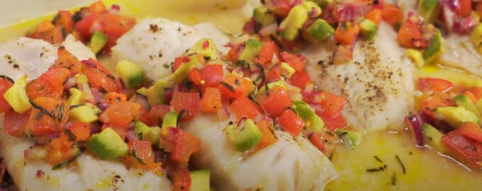 Рыба с овощной сальсой