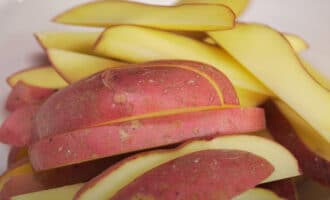 Картофель дольками