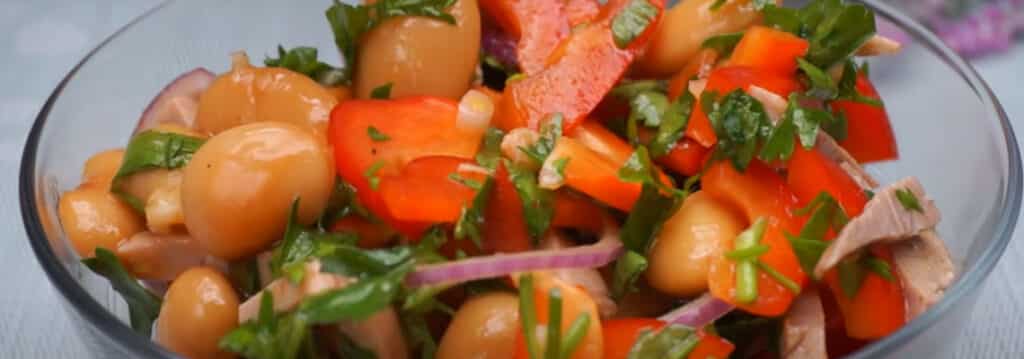 Салат с мясом и фасолью