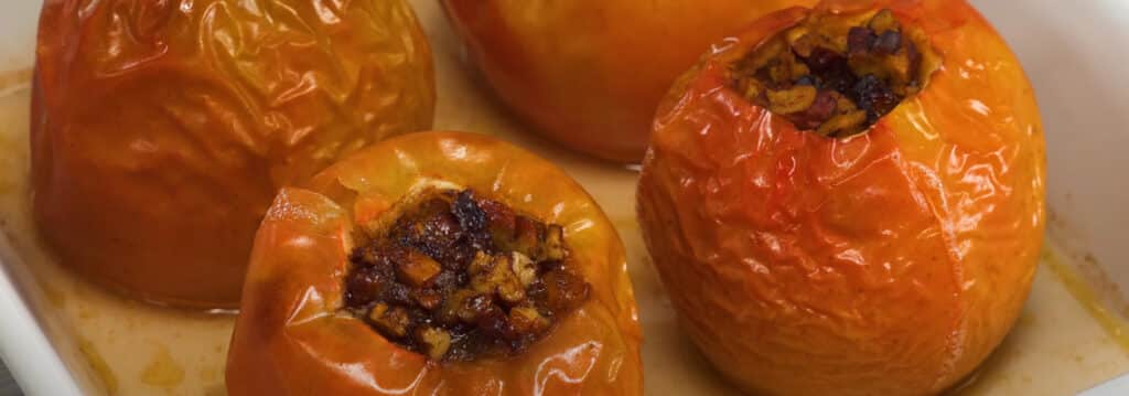 Печеные яблоки с начинкой рецепт