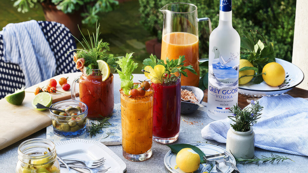 Водка Grey Goose на столе