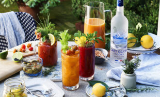 Водка Grey Goose на столе