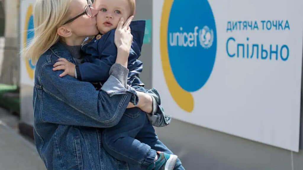 програми допомоги юнісеф спільно